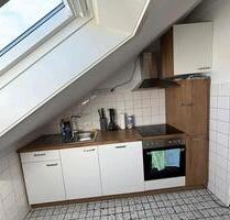 Renovierte 3ZKB Dachgeschosswohnung zur vermieten! - Allendorf (Eder)