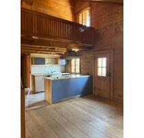 Urige Maisonette-Wohnung - 840,00&nbsp;EUR Kaltmiete, ca.&nbsp; 98,00&nbsp;m&sup2; in Aham (PLZ: 84168)