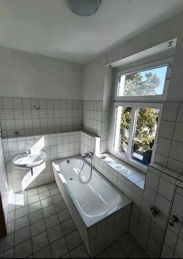 Foto - Nachmieter in 09212 Whg 3 Raum Bad mit Fenster Top Zustand
