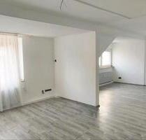 Große 3 Zimmer Wohnung saniert Einbauküche - Duisburg Rheinhausen