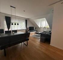 Modernisierte 4-Zimmer-Dachgeschosswohnung mit Balkon & Garage - Riedstadt