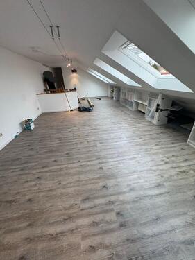 Foto - 3-Zimmer Maisonettewohnung mit 2 Bädern,Küche, komplett renoviert