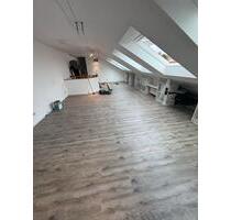 3-Zimmer Maisonettewohnung mit 2 Bädern,Küche, komplett renoviert - Wallertheim