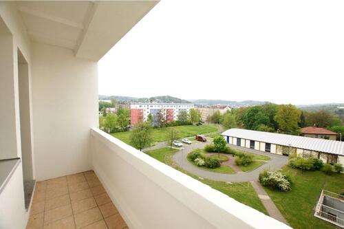 Foto - Lichtdurchflutete 3-Raum-Wohnung mit Panorama-Ausblick & großem Balkon