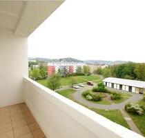 Lichtdurchflutete 3-Raum-Wohnung mit Panorama-Ausblick & großem Balkon - Plauen Altstadt