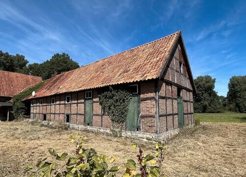 Foto - Fachwerk im Grünen mit Baugenehmigung im Landschaftsschutzgebiet