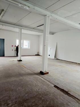 Foto - Flexible Gewerbehalle (494 m²) – 3 Hallen – teilbar – LKW-Anfahrt