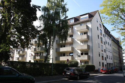 Foto - Modernisierte 2-Zimmer-Erdgeschosswohnung mit Balkon, Tiefgarage
