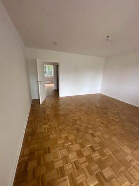 Foto - PROVISIONSFREI: renovierte 2,5- Zimmer-Wohnung mit Balkon