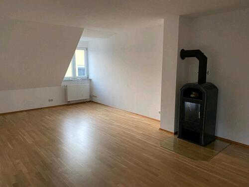 Foto - Große 3 Zimmer Dachgeschoss Wohnung