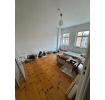 1-Zimmer Altbauwohnung mit Balkon in Berlin-Friedrichshain !