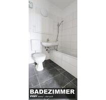 große 3 Zimmer, Balkon, frisch saniert, Aufzug - Zwickau Zwickau-Nord