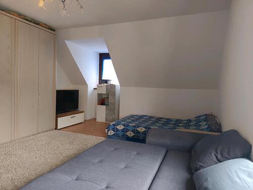 Foto - 2-Zimmer -Wohnung 80 k.m mit grosem Dachboden