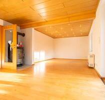 Charmantes Einfamilienhaus mit großem Garten in ruhiger Lage - Laichingen