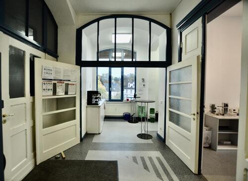 Foto - Arbeiten in historischer Brakeler Schule! 120 m² Büroflächen im charmanten Altbau