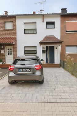 Foto - Reihenhaus frisch saniert mit Garage und Garten *Keine Provision*