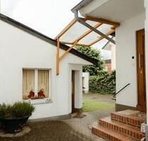 Sanierung oder Neubau im 'alten Rheidt' . 718 qm Grundstück - Niederkassel