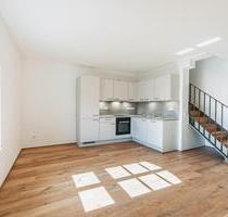 Stilvolles Wohnen: Erstklassige 3-Zimmer-Wohnung mit Terrasse und Einbauküche - Halle (Saale) Damaschkestraße