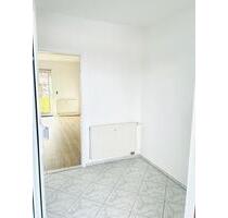 1 Zimmer Wohnung - Bad mit Fenster und Wanne, Balkon, in Lemsdorf - Magdeburg