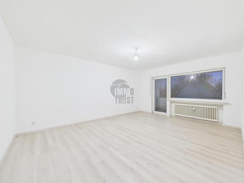Foto - Sanierte Etagenwohnung mit Balkon & Stellplatz