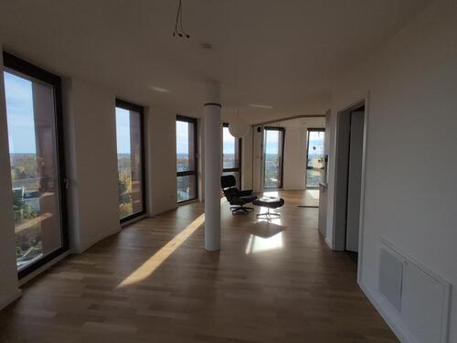 Foto - Sublet: Sunny penthouse maisonette, near airport