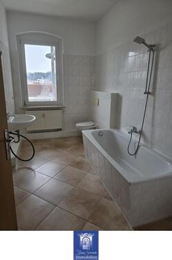 Foto - Döbeln! Erste eigene Wohnung? Balkon, separate Küche, Tageslichtbad mit Wanne!