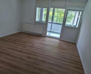 Helle und geräumige 2- Zimmerwohnung mit Loggia und Stellplatz, Zentrale Lage in Mühlhausen - Mühlhausen (Thüringen)