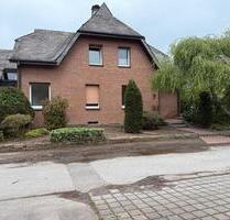 Attraktives Zweifamilienhaus in Löhne-Obernbeck 32584