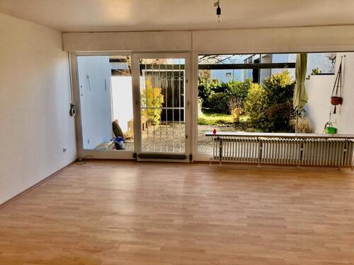 Foto - Helle Wohnung mit großem Hobbyraum, Terrasse und Privatgarten