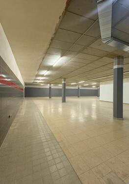 Foto - Vielseitige Gewerbefläche in frequenter Lage LAGERSTORAGEEINZELHANDEL ggf.