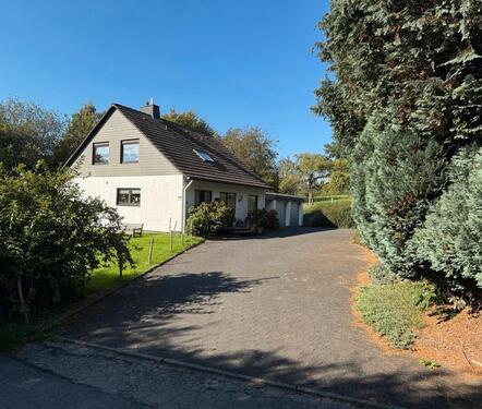 Foto - Wohnen im Grünen: freistehendes Einfamilienhaus am Stadtrand