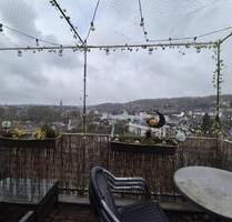 Helle 2-Zimmer-Dachgeschosswohnung mit Stadtblick, Balkon - Wuppertal Gemarkung Langerfeld
