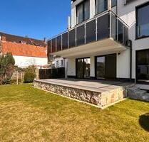 Moderne 3ZKB, Terrasse u. Stellplatz, auch gewerblich nutzbar - Lemgo