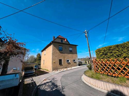 Foto - Einfamilienhaus Haus Wohnung Grundstück mit Garten und Garage