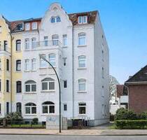 Stilvolle 4 Zimmer Wohnung mit Südbalkon - großzügig& teilsaniert - Neumünster