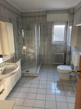 Foto - 6 Zimmer Etagenwohnung zur Miete in Lollar
