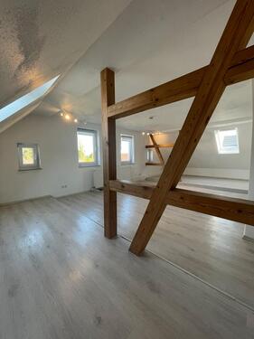 Foto - Helle 2 Zimmer Dachgeschosswohnung zu vermieten