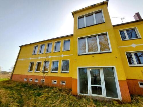 Foto - Mehrfamilienhaus, Wohnhaus zum Kaufen in Rosenow