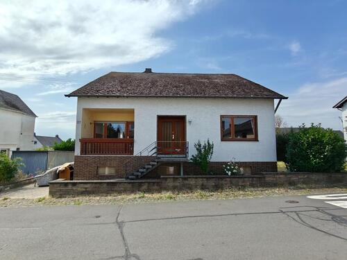 Foto - Einfamilienhaus mit großem Potenzial in ruhiger Lage von Polch