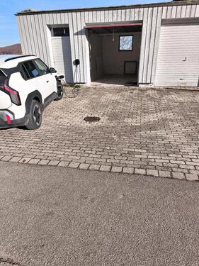 Foto - Garage mit Strom - 100,00 EUR Miete,