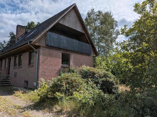 Foto - Großzügiges Familienhaus mit Traumgrundstück