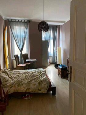 Foto - Charmante 3-Zimmer-Altbauwohnung mit Balkon in zentraler Lage