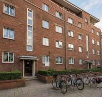 Helle 2‑Zimmer‑Wohnung mit Südausrichtung und Blick über die Dächer Hamburgs in Bahrenfeld