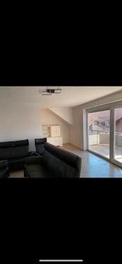 Foto - Vermiete 4 Zimmer DG Wohnung - 1.000,00&nbsp;EUR Kaltmiete, ca.&nbsp; 90,00&nbsp;m&sup2;