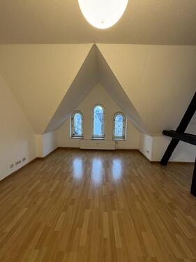 Foto - Schöne, geräumige 3. Zimmer Dachgeschosswohnung