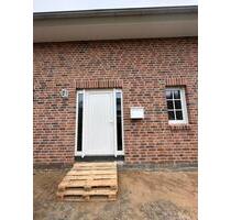 Neubau: 4-Zimmer Doppelhaushälfte KFW40 mit PV-Anlage & Garten - Ammersbek