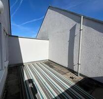 Sifi.-Darmsheim: Sonnige 3-Zimmer-Wohnung mit Dachterrasse - Sindelfingen
