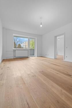 Foto - Erstbezug nach Sanierung: 2-Zimmer Wohnung mit Einbauküche und Balkon