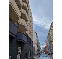 - Citywohnung im Domviertel - Komfortable Wohnung mit eigenem Eingang, Einbauküche und Balkon! - Magdeburg
