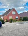 Foto - Sanierungsbedürftiges Einfamilienhaus in zentraler Lage von Bunde